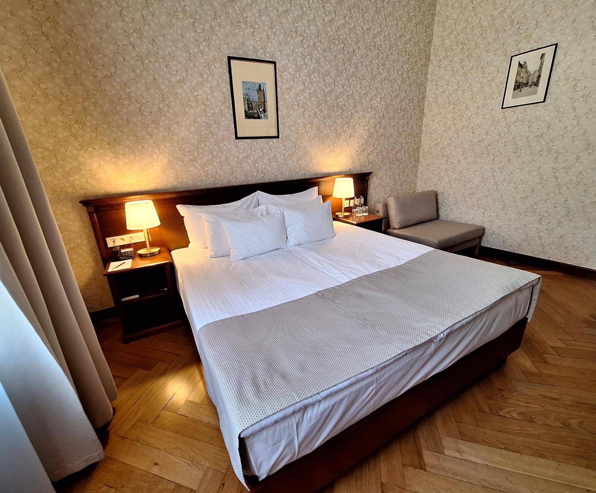Hotel Rott Прага Экстерьер фото