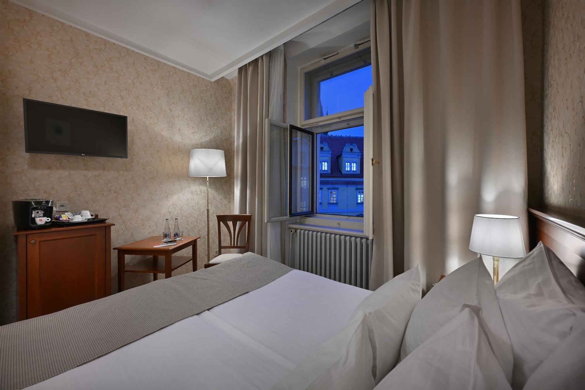 Hotel Rott Прага Экстерьер фото